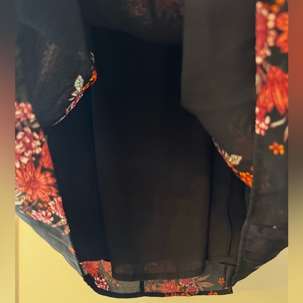 Design Lab Boho Floral Off-the-Shoulder Bell Sleeves Flowy Dress - Picture 7 of 7